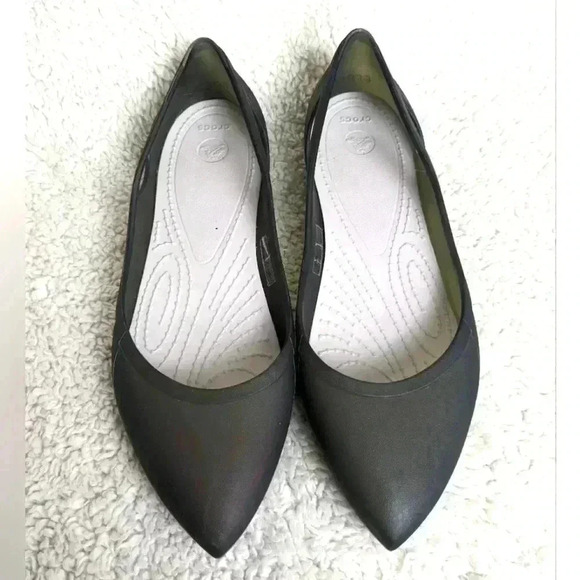 CROCS Flat  ballet pointes toe shoes size 6 Women in Good used condition! - Picture 1 of 9